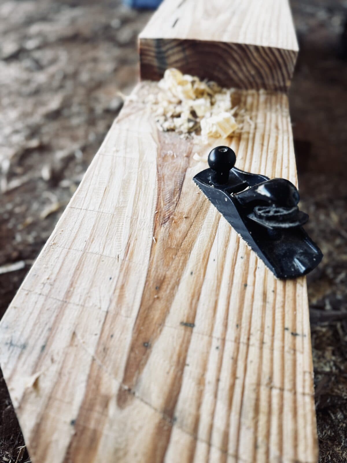 Rustic Oak Post - Image 1